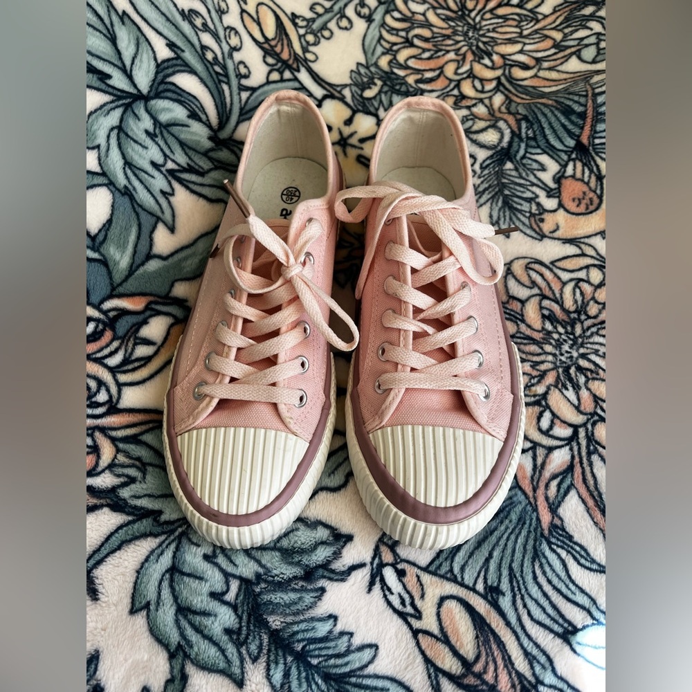 Shein Ar. Kane pink and white Sneakers